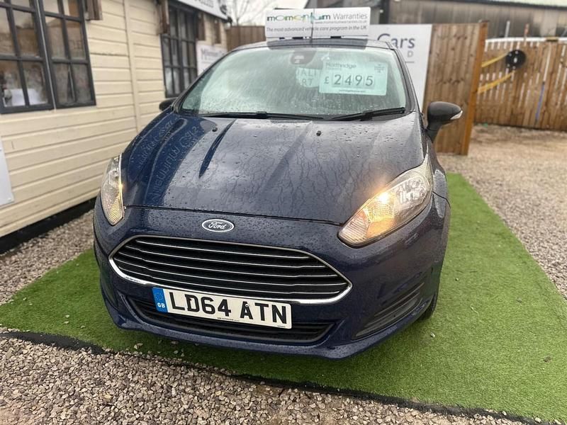 Used Ford Fiesta 95 HP (69 kW) 2015 Multicoloured Van