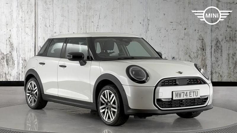 White Used 2024 Mini Cooper S Hatch Hatchback | £24,899 (Fair price) - Image 1/4