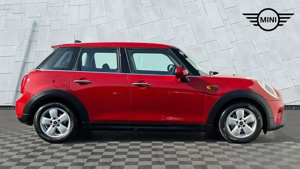 Used Mini ONE Hatch 101 HP (74 kW) 2017 Red Hatchback
