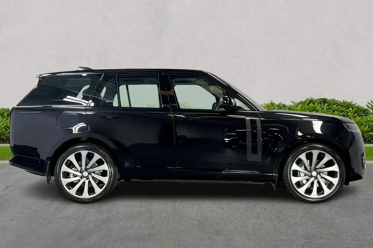 Used Land Rover Range Rover SE 2025 Black SUV