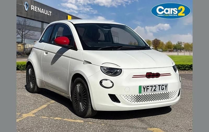 Used Fiat 500e Red 86 kW (118 HP) 2022 White Hatchback