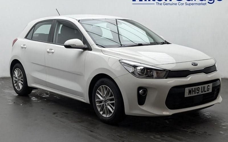 Used Kia Rio 99 HP (72 kW) 2019 White Hatchback