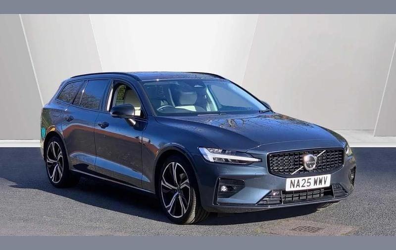 Used Volvo V60 Ultra 194 HP (142 kW) 2025 Blue Estate