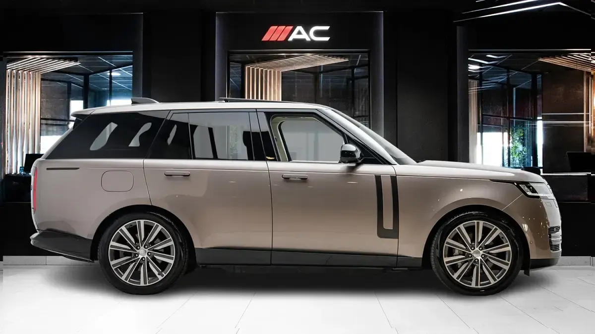 Used Land Rover Range Rover SE 440 HP (323 kW) 2023 Bronze SUV