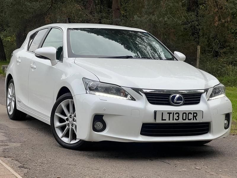 White Used 2013 Lexus CT200h Hatchback | £8,499 (Fair price) - Image 1/4