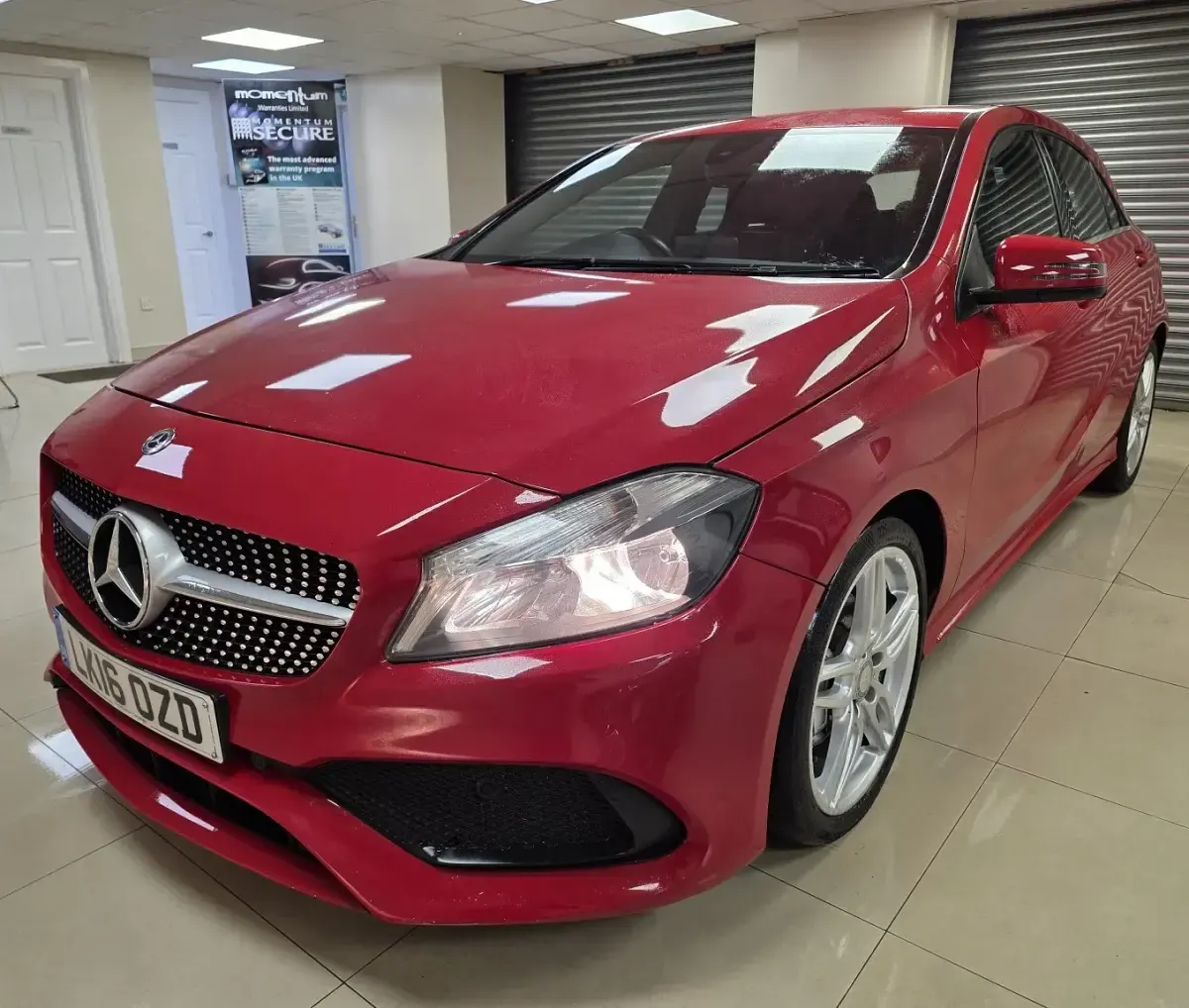 Begagnad Mercedes A180 AMG line 2016 Röd Halvkombi