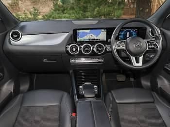 Used Mercedes GLA180 Executive 136 HP (100 kW) 2022 White SUV