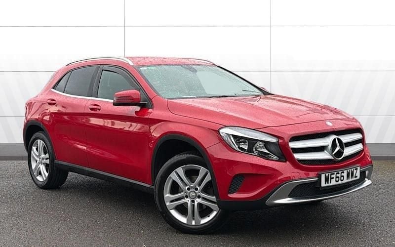 Used Mercedes GLA200 136 HP (100 kW) 2016 Red SUV
