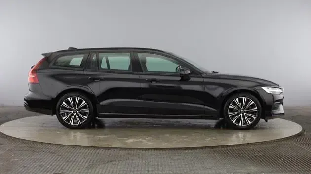 Used Volvo V60 Core 161 HP (118 kW) 2023 Black Estate