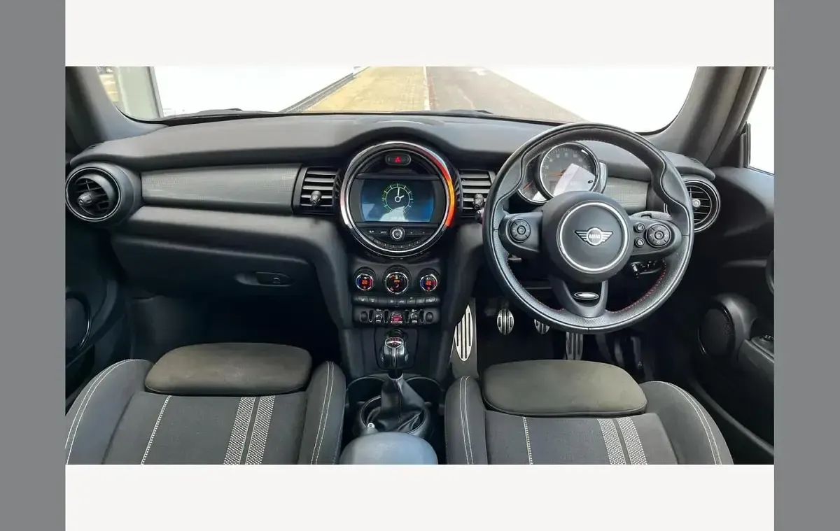 Used Mini Cooper Cabriolet Sport 134 HP (98 kW) 2019 White Cabriolet
