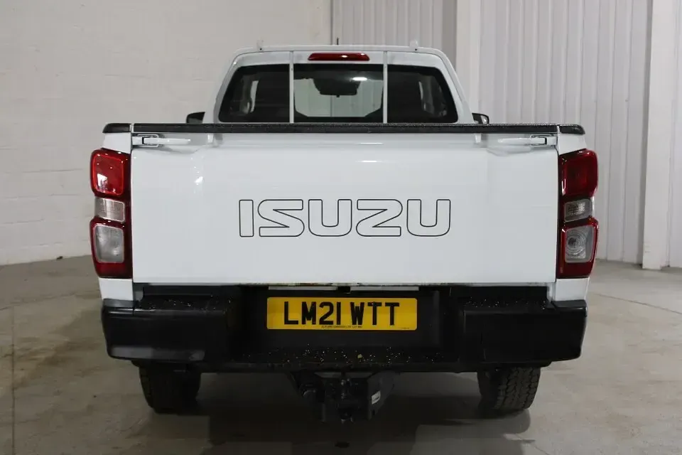 Used Isuzu D-Max 163 HP (119 kW) 2021 White Pickup