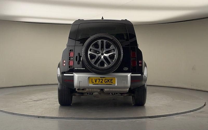 Used Land Rover Defender SE 250 HP (183 kW) 2022 Santorini black SUV