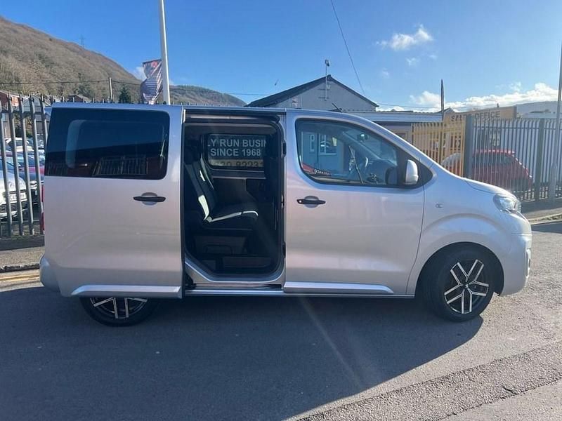 Used Peugeot Traveller 95 HP (69 kW) 2017 Silver MPV