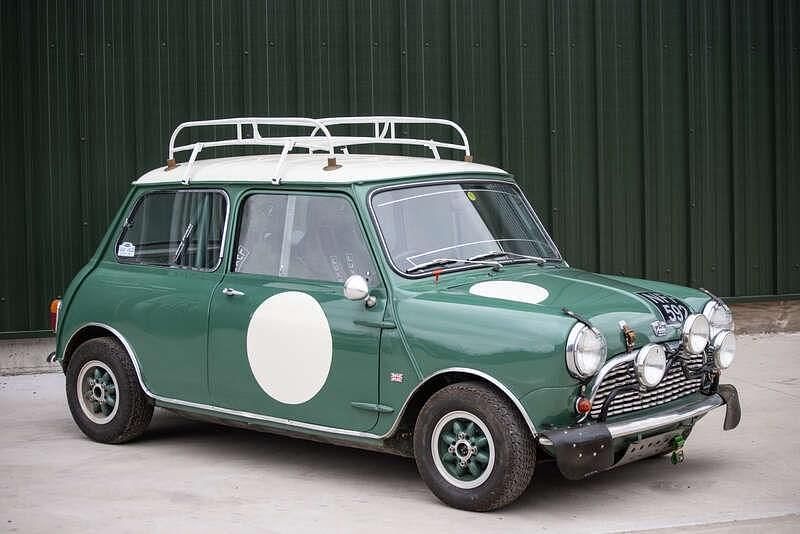 Used Austin Mini 72 HP (52 kW) 1963 Green