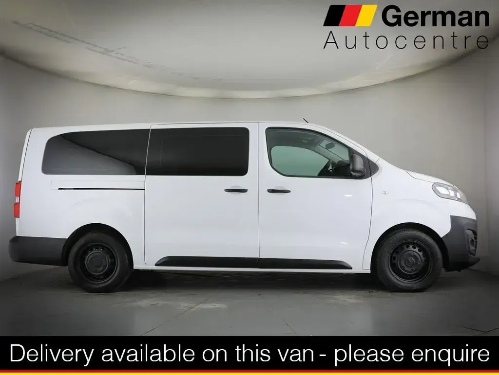 Used Vauxhall Vivaro 100 kW (136 HP) 2022 White MPV