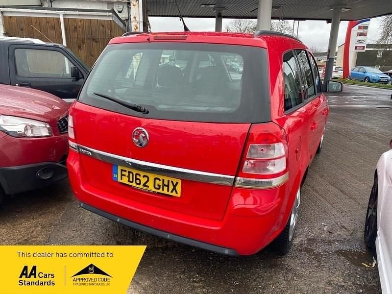 Used Vauxhall Zafira 140 HP (102 kW) 2012 Red MPV