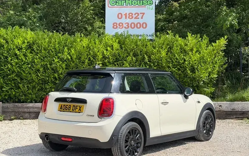 Used Mini Cooper Hatch 136 HP (100 kW) 2018 White Hatchback