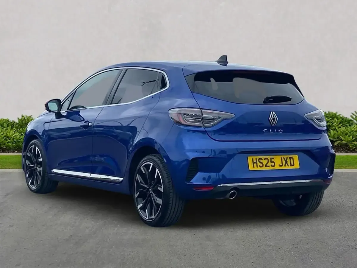 Używany Renault Clio V Techno 2025 Niebieski Hatchback