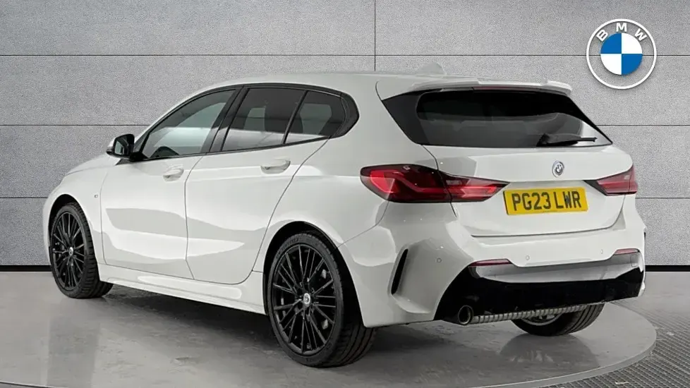 Used BMW 118 M Sport 134 HP (98 kW) 2023 White Hatchback