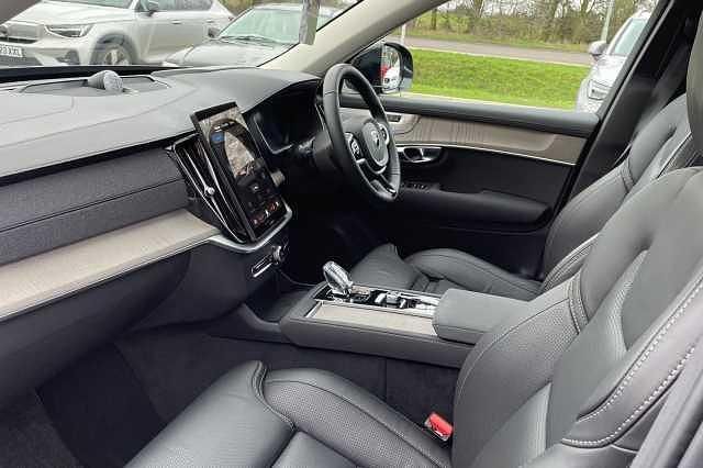 Used Volvo XC90 Ultra 449 HP (330 kW) 2025 Black SUV