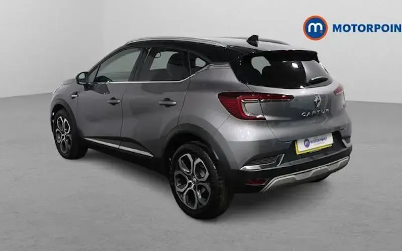 Second-hand Renault Captur Techno 140 CP (102 kW) 2022 Gri SUV