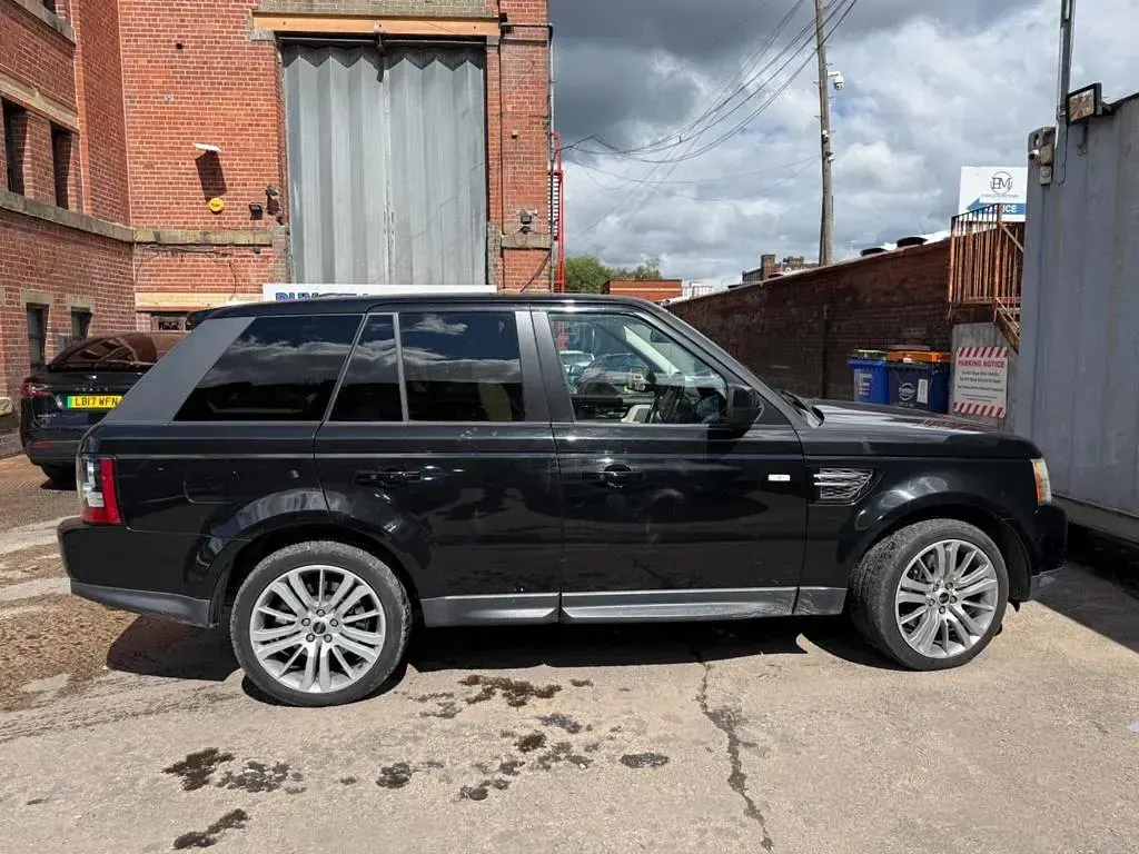 Used Land Rover Range Rover HSE 255 HP (187 kW) 2012 Black SUV