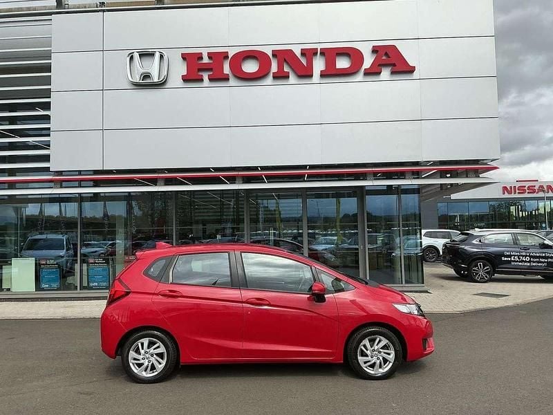 Red Used 2016 Honda Jazz SE Hatchback | £7,799 (Fair price) - Image 1/4