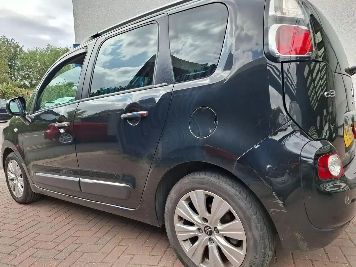 Używany Citroën C3 Picasso Exclusive 90 KM (66 kW) 2014 Czarny Minivan