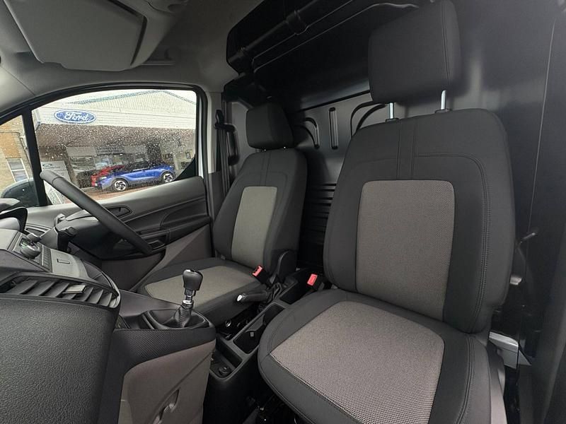 Used Ford Transit Connect 100 HP (73 kW) 2024 White MPV