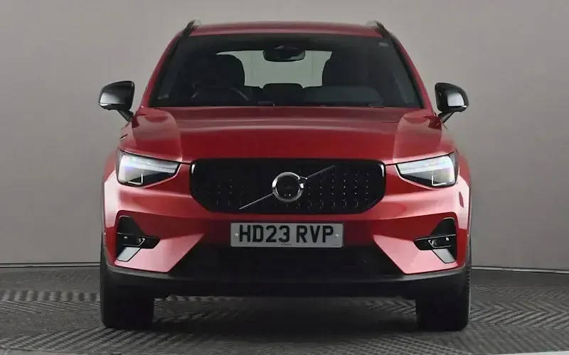Używany Volvo XC40 Plus 163 KM (119 kW) 2026 SUV