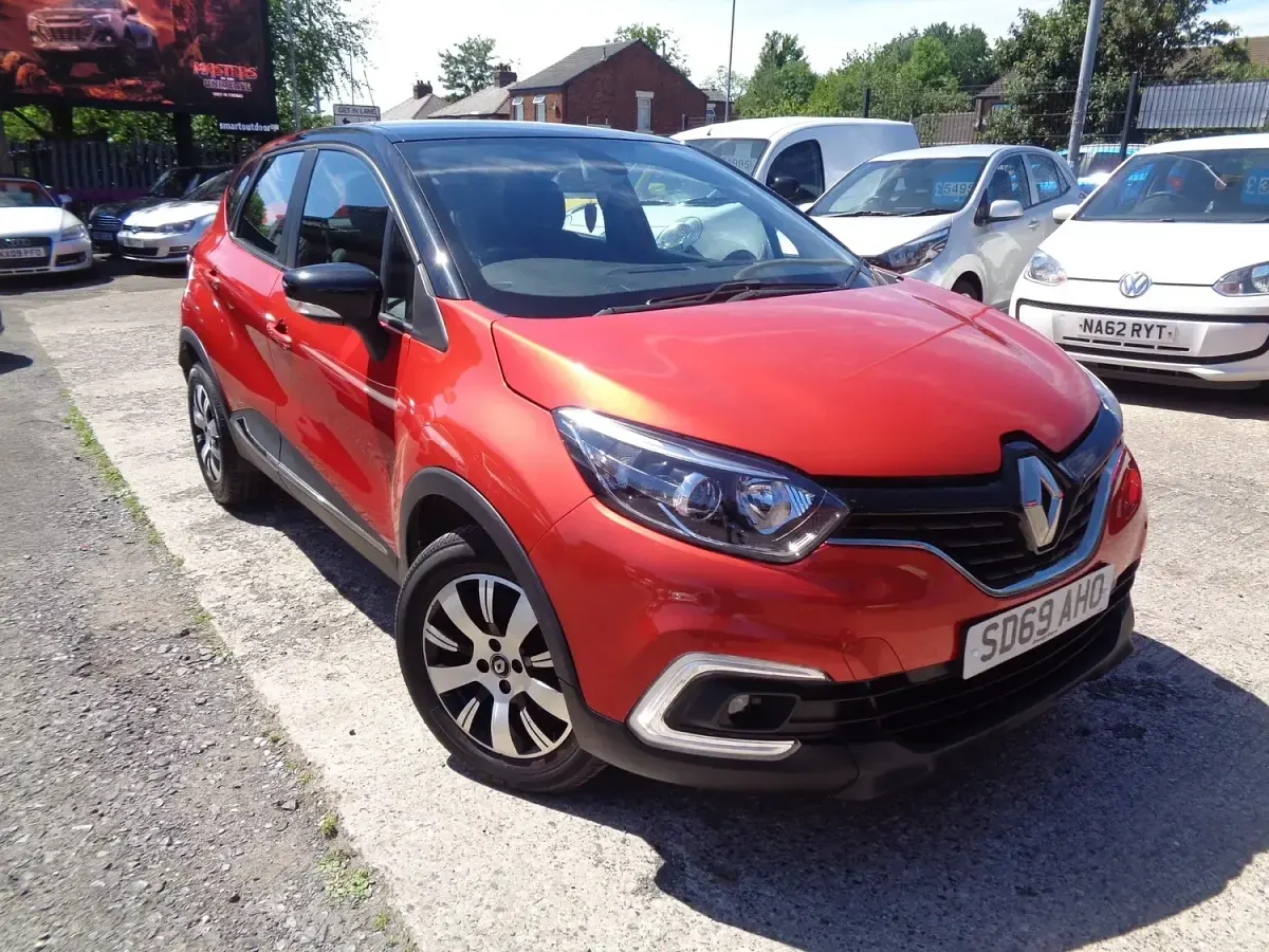 Used Renault Captur Play 90 HP (66 kW) 2019 Red SUV