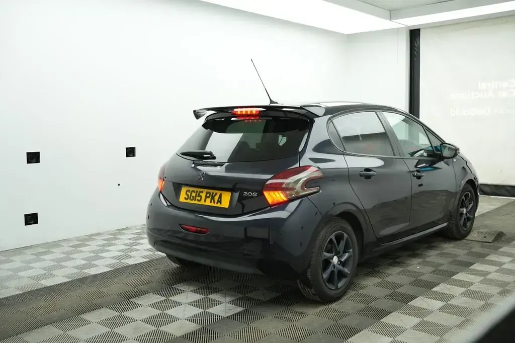 Used Peugeot 208 Style 82 HP (60 kW) 2015 Blue Hatchback