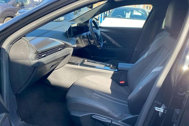 Used Vauxhall Astra S 130 HP (95 kW) 2024 Black Hatchback