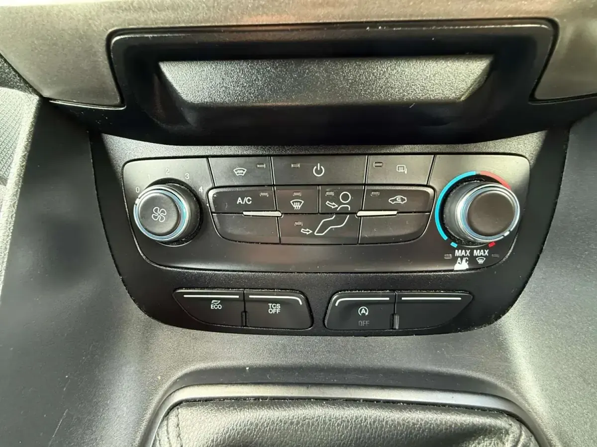 Usado Ford Transit Connect Trend 2023 Branco Monovolume