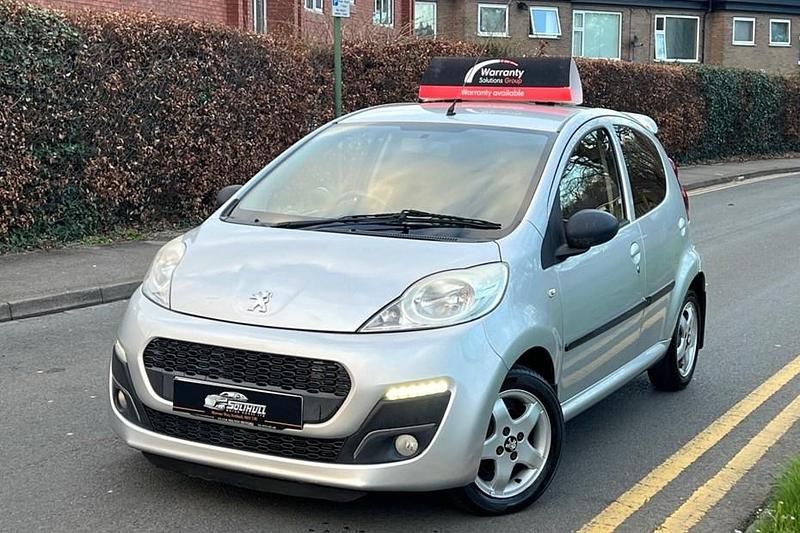 Used Peugeot 107 Allure 68 HP (50 kW) 2012 Silver Hatchback