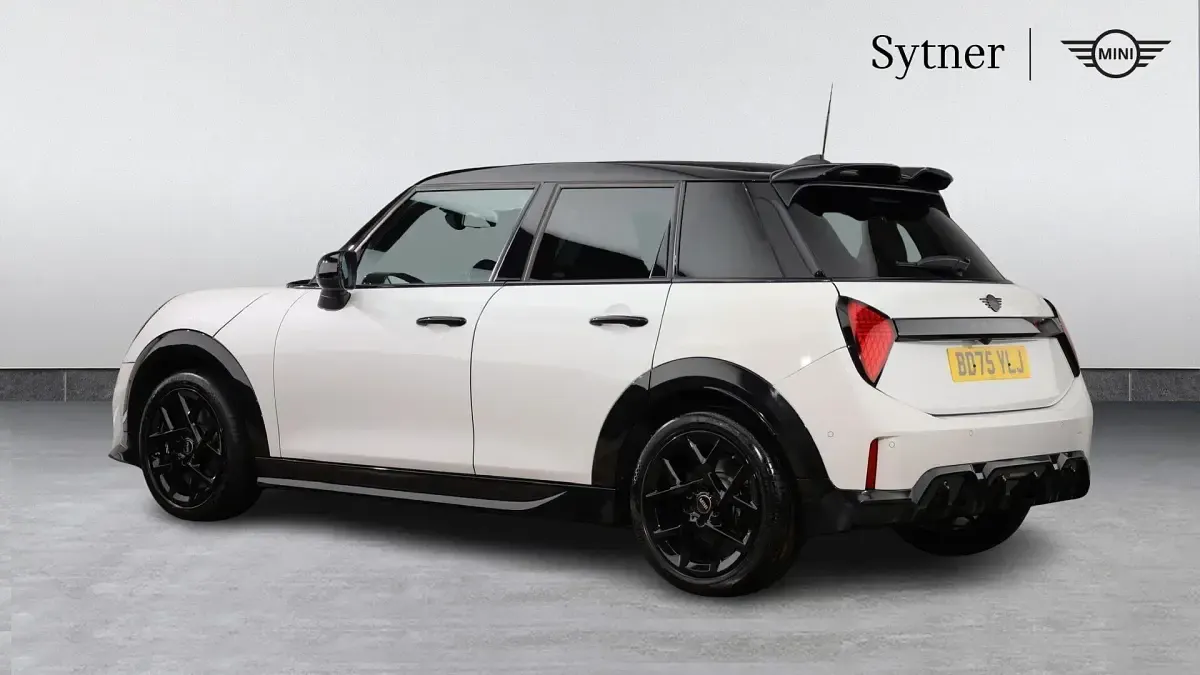 Used Mini Cooper S Hatch 201 HP (147 kW) 2025 White Hatchback