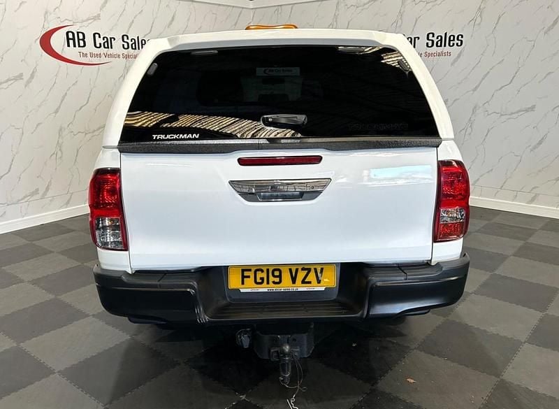 Used Toyota HiLux 2019 White Pickup