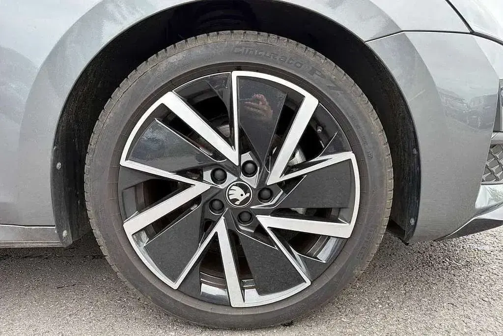 Used Skoda Octavia SportLine 150 HP (110 kW) 2025 Graphite grey metallic Estate