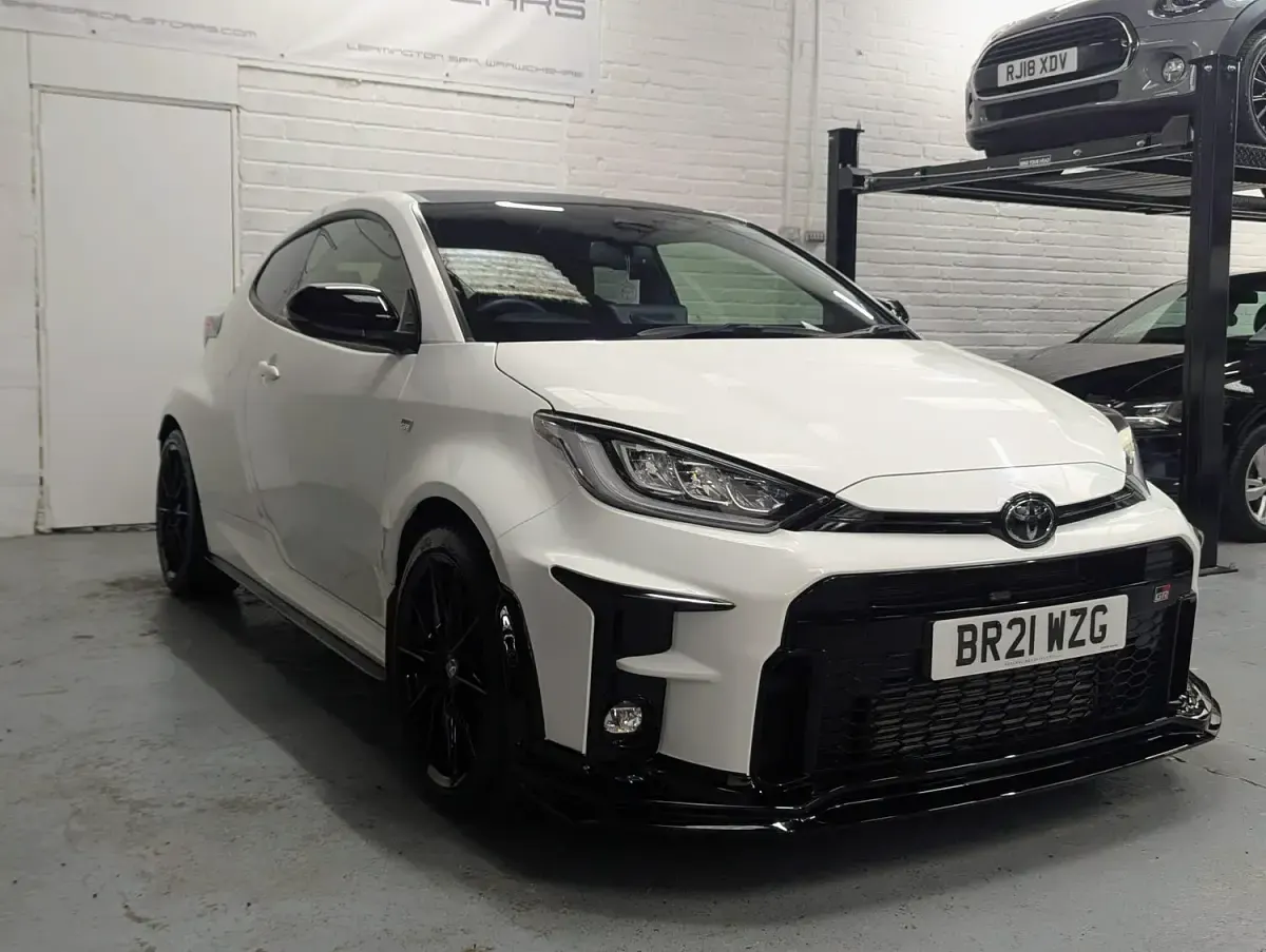 Used Toyota Yaris 2021 White Hatchback