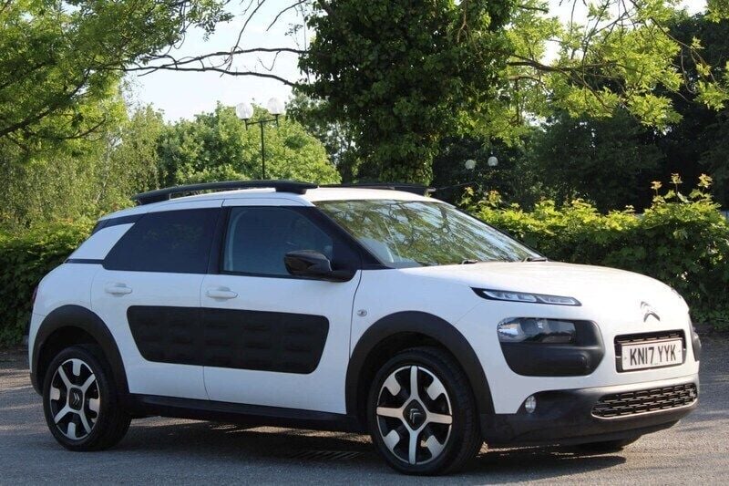 White Used 2017 Citroën C4 Cactus Flair Hatchback | £6,990 (Fair price) - Image 1/4