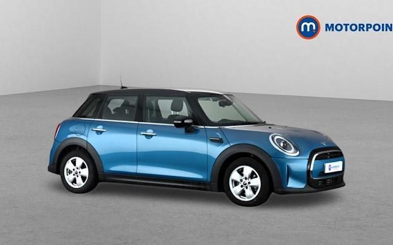 Begagnad Mini Cooper Classic 136 HK (100 kW) 2022 Blå Halvkombi