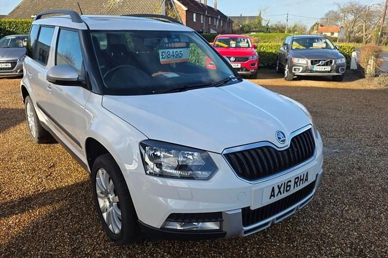 Used Skoda Yeti SE 110 HP (80 kW) 2016 White SUV