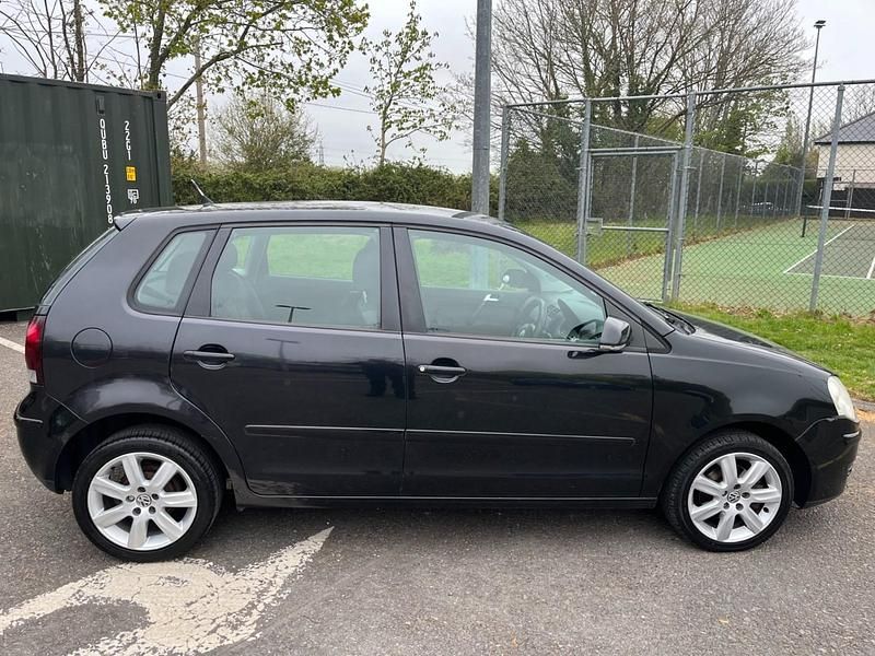 Begagnad VW Polo S 2006 Svart Halvkombi