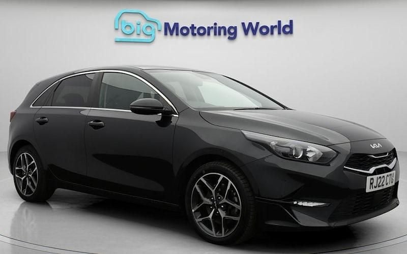 Used 2021 Kia Ceed 3 Hatchback | £14,400 (Fair price) - Image 1/4