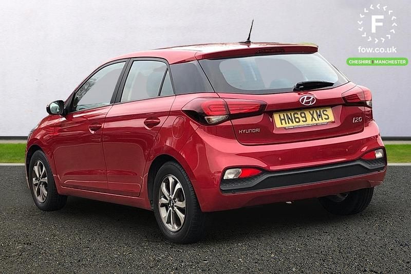 Used Hyundai i20 SE 84 HP (61 kW) 2019 Red Hatchback
