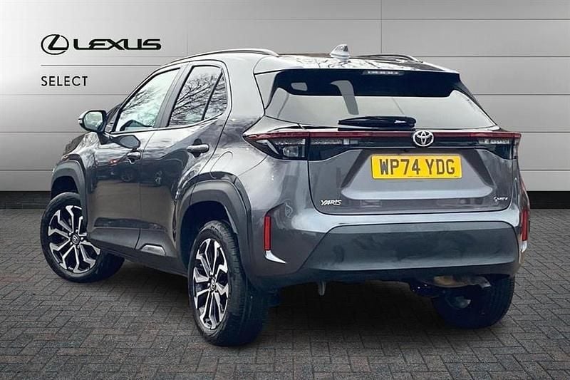 Used Toyota Yaris Cross Design 116 HP (85 kW) 2025 Decuma grey SUV