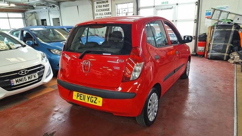 Used Hyundai i10 Classic 86 HP (63 kW) 2011 Red Hatchback