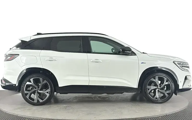 Second-hand Renault Austral Iconic Esprit Alpine 200 CP (147 kW) 2025 Alb SUV
