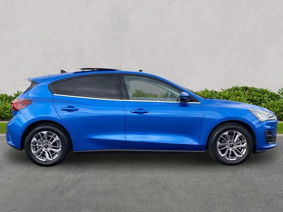 Used Ford Focus Style 2022 Blue Hatchback