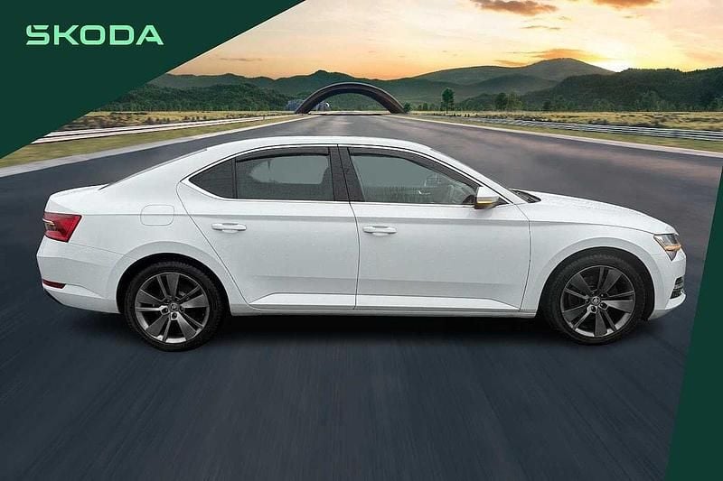 Used Skoda Superb SE L 187 HP (137 kW) 2019 White Hatchback